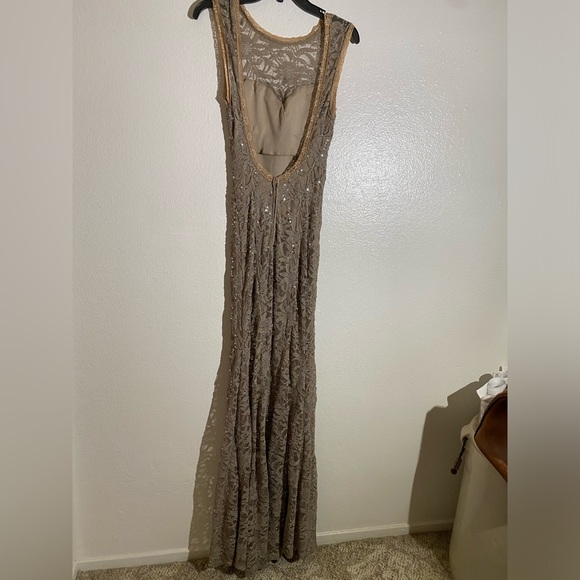 Windsor Lace Prom Dress - Picture 2 of 4